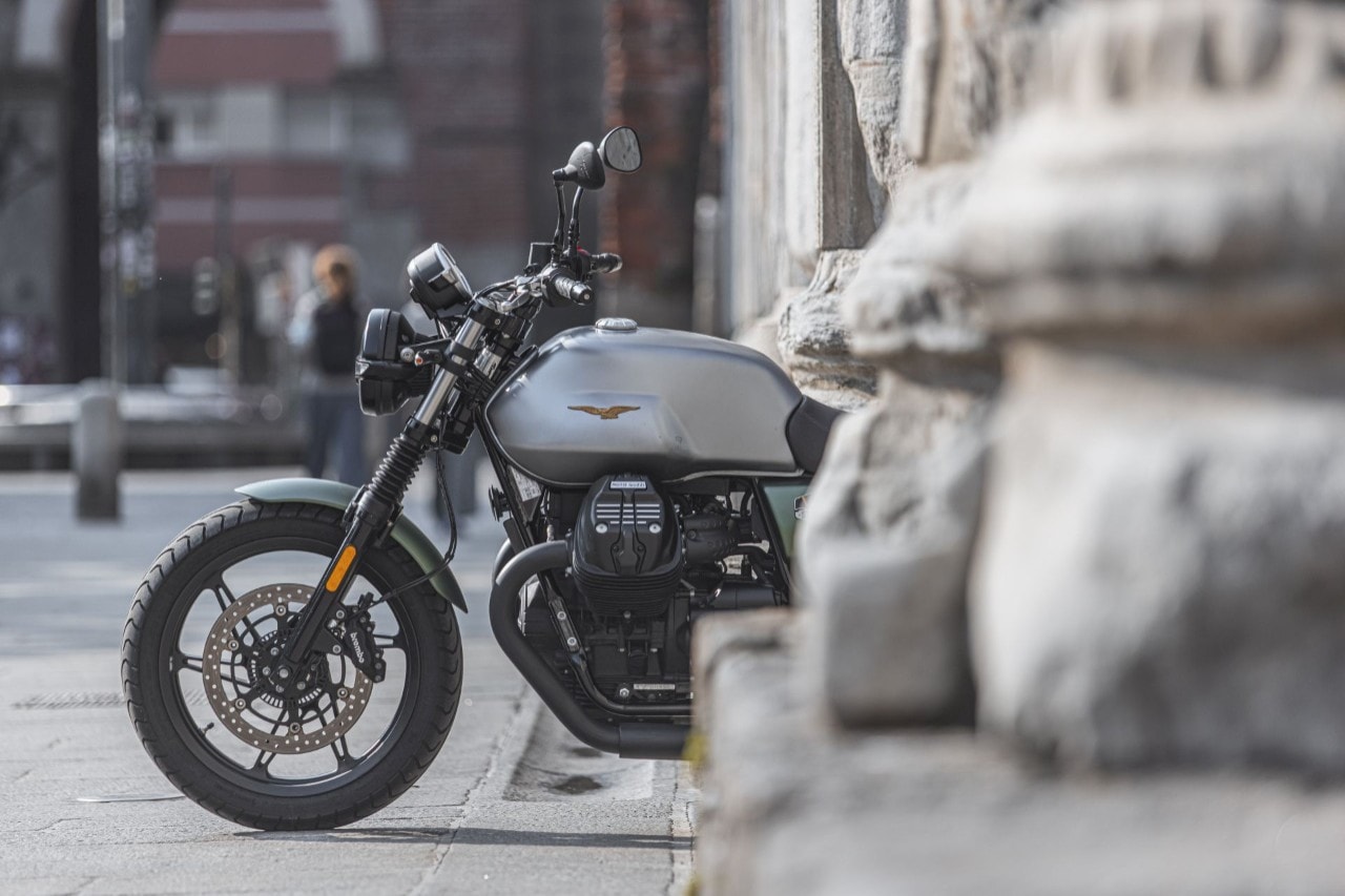 Moto Guzzi V7 Centenario e Triumph Street Twin: questione di PEDIGREE
